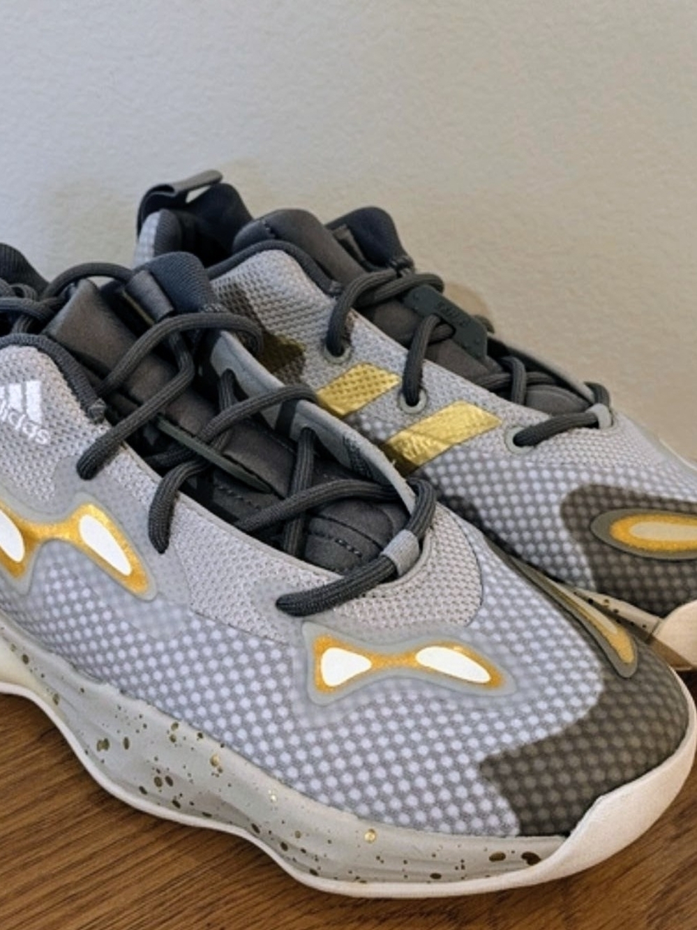 Adidas Grey & Gold Low-Top Sneakers Size 8.5